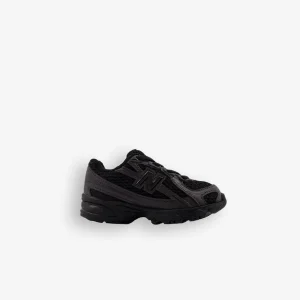 Sapatilhas New Balance 740